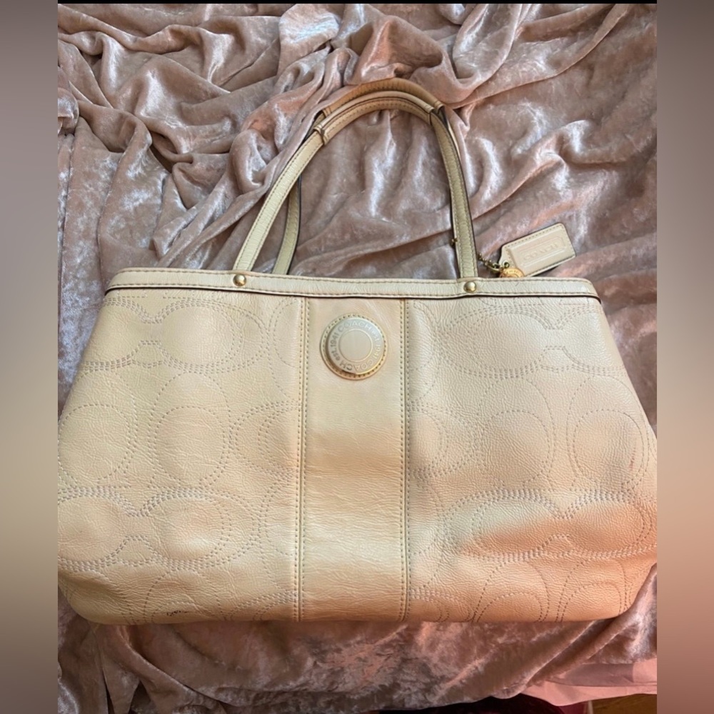 Coach Kisslock Cream Yellow Beige Off White Bag